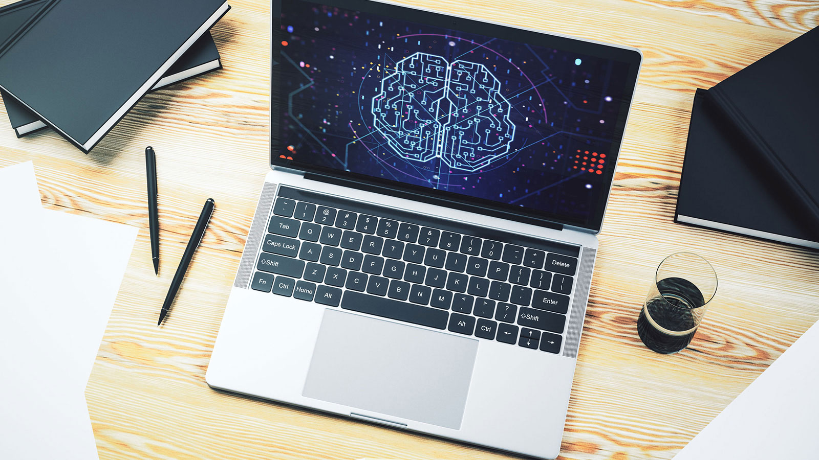 サーバー向け低電力デスクトップPC ASCII.jp：RAID対応の2.5インチベイ4基を備える高機能小型サーバー