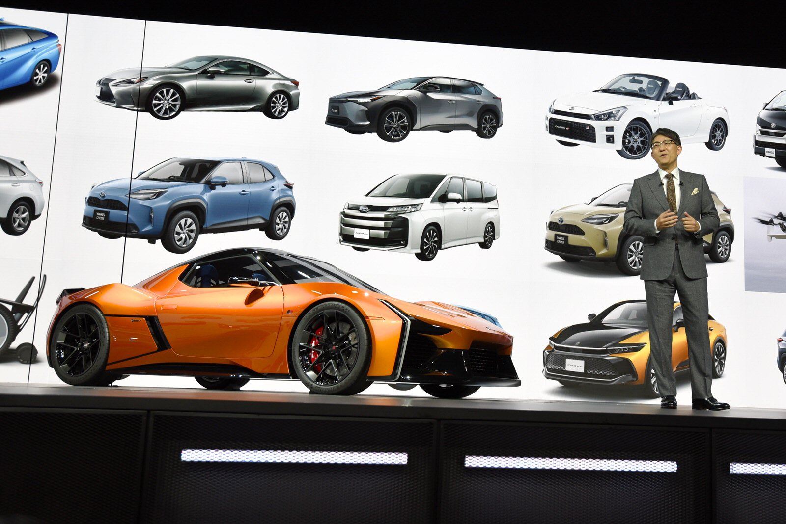 トヨタがギガキャスト適用、次世代EVで競う「JMS 2023」 | 日経