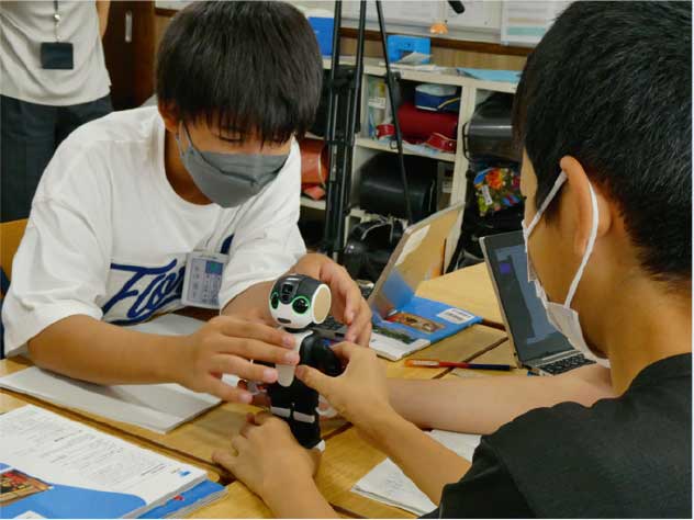 教育の個別最適化を生成AIで支援、悪影響を認識しつつ空いた時間を高次