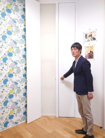 総合技術研究所住宅技術研究部環境設備グループの玄晴夫主任研究員。音響空間を研究している建築設計者だ(写真:日経クロステック)