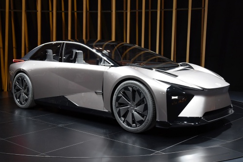 図2 「レクサス」ブランドのEVコンセプト「LF-ZC」