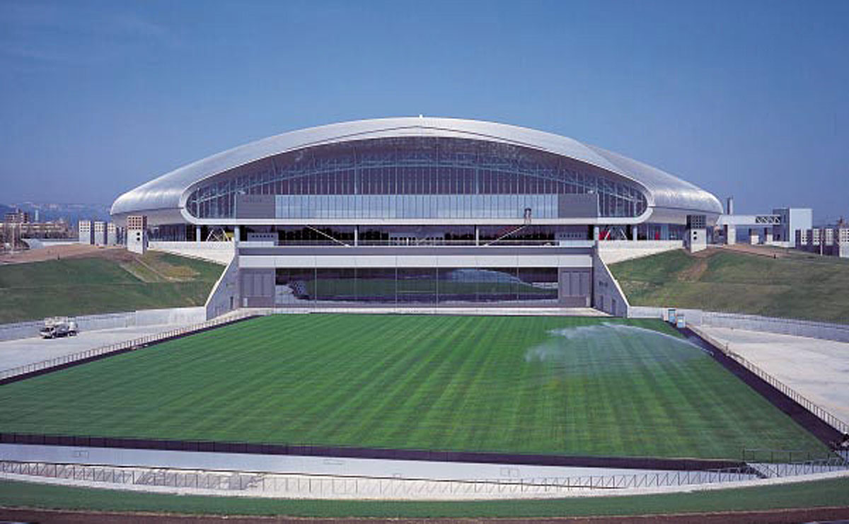 01年に竣工した札幌ドーム。札幌市が02年のサッカー・ワールドカップ開催に向けて整備した（写真：寺尾 豊）