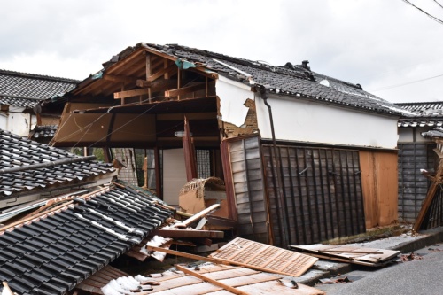 主屋のうち、倒壊を免れた部分(写真:日経クロステック)