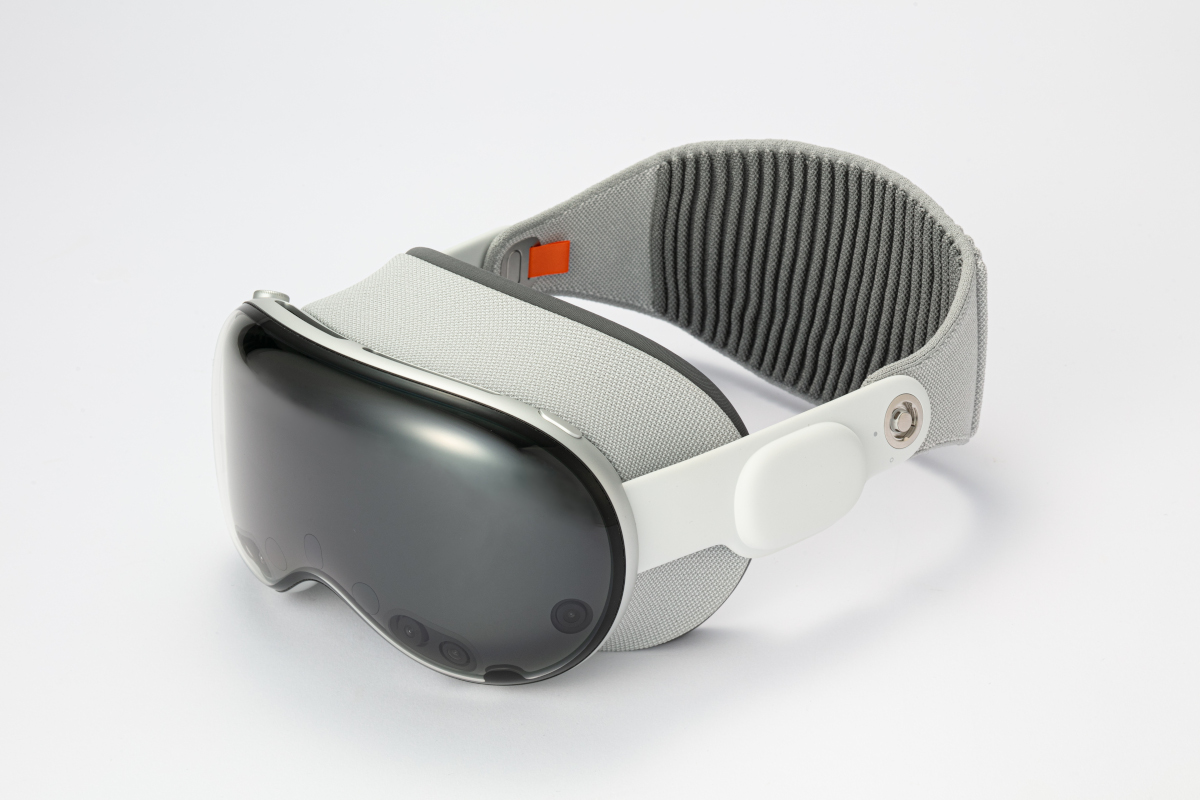 Vision Pro分解開始、技術者も驚く“1台3役”のニデック製ファン現る