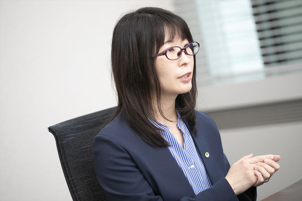 日立の佐藤氏、時短でも業務を滞らせない「ふわっと依頼」への先回り