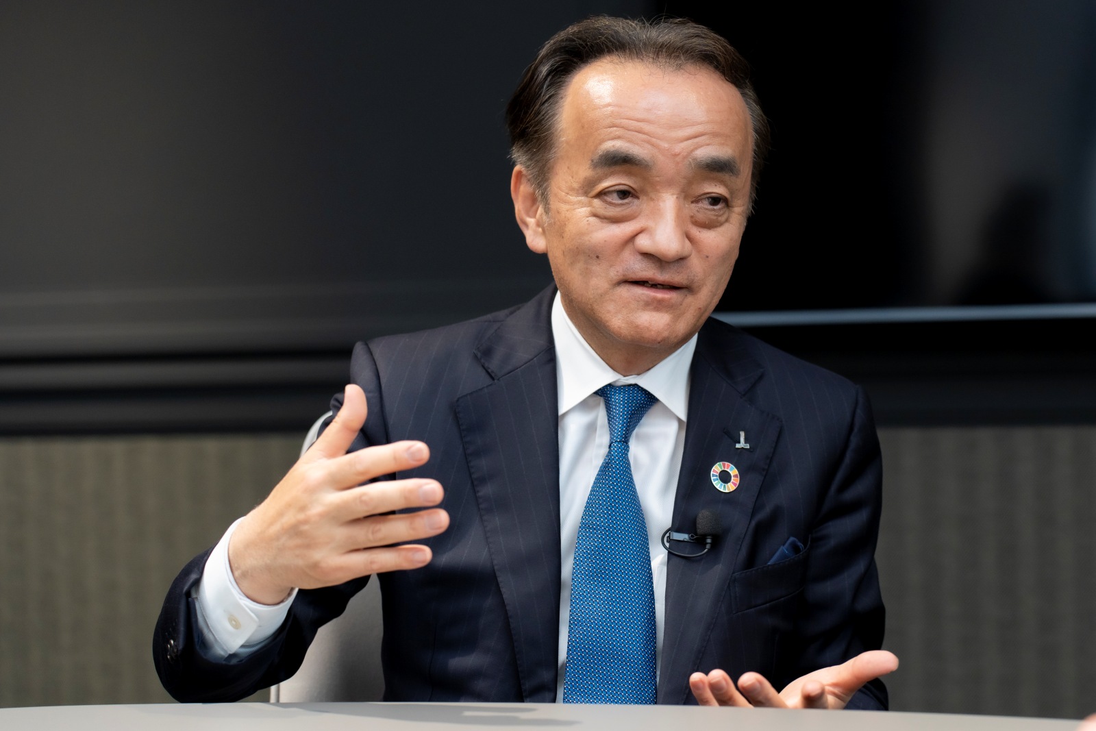 機械屋がつくったAIだから現場で使える」オークマ社長 | 日経