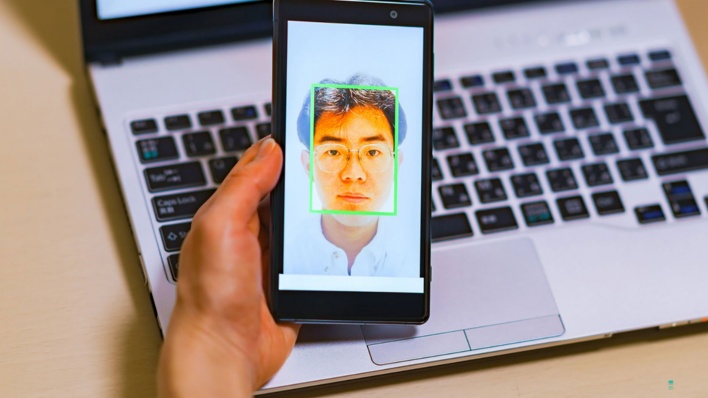 「選挙イヤー」にディープフェイクが氾濫、本人認証を突破する懸念も浮上