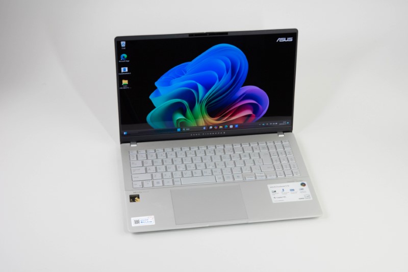 ASUSのCopilot＋ PC「Vivobook S 15」、ノートPCがメインマシンになる | 日経クロステック（xTECH）