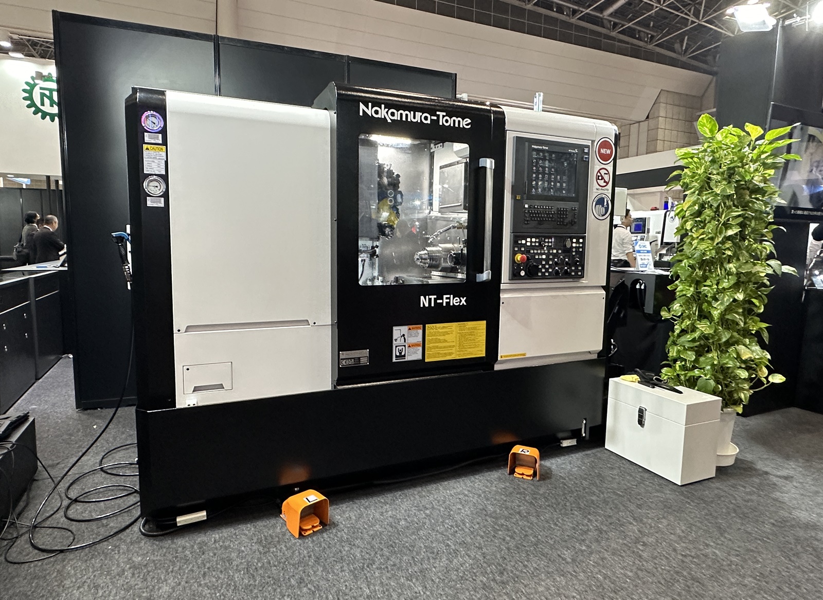 省スペースで幅広い加工に対応、自動旋盤の小径領域に切り込む中村留の