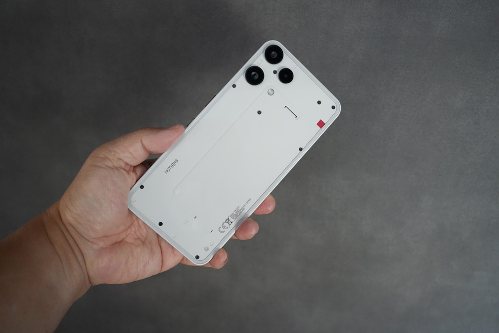 Nothing初エントリースマホ「Phone（3a）Lite」、普段使いに十分の完成