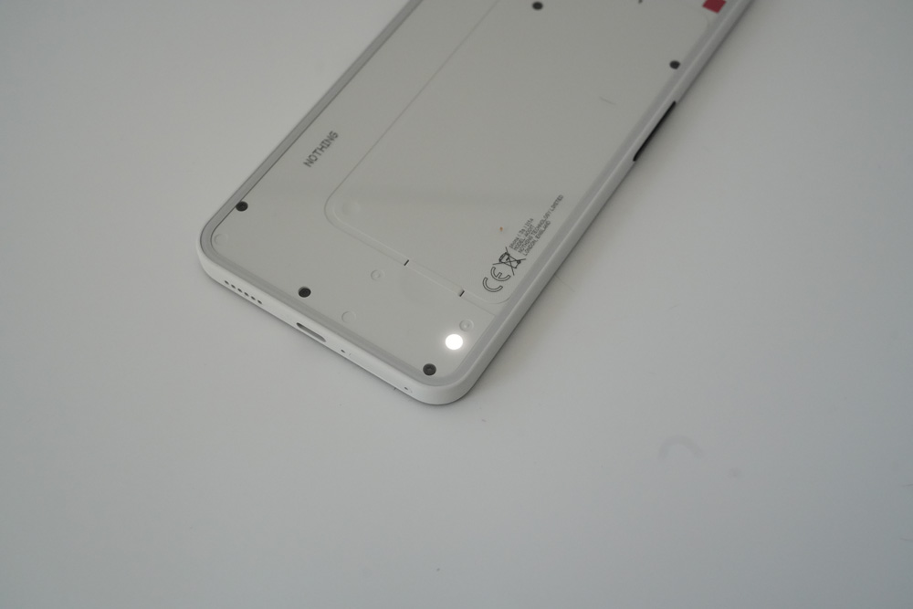 Nothing初エントリースマホ「Phone（3a）Lite」、普段使いに十分の完成