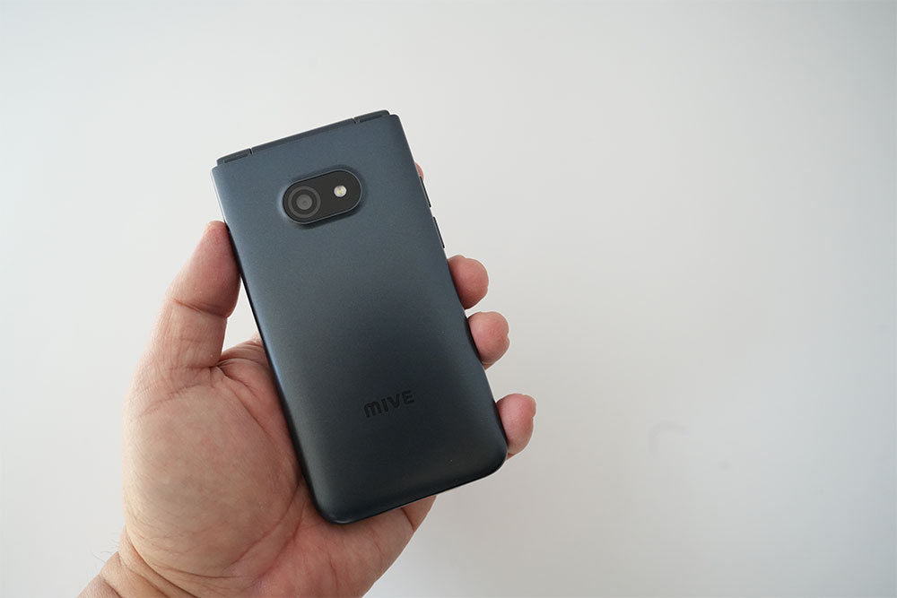見た目はガラケー、中身はスマホのALT「MIVE ケースマ」 実際使って