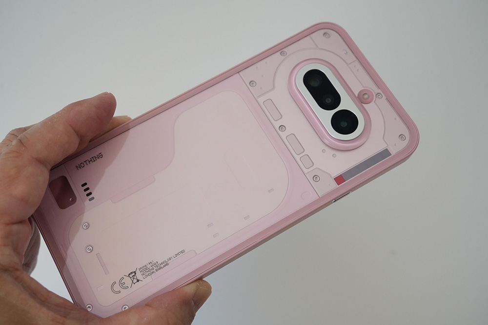 Nothing Phone（4a）の2モデル 無印とメタルボディーのPro、どちらが得