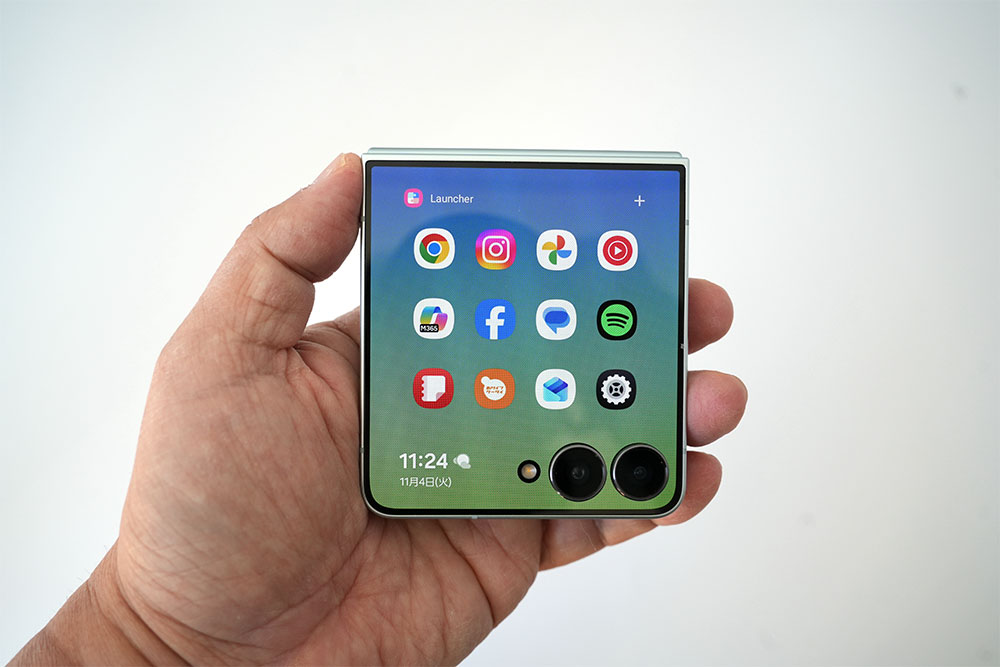 縦折れスマホ、買うならどっち Galaxy Z Flip7とmotorola razr 60（4