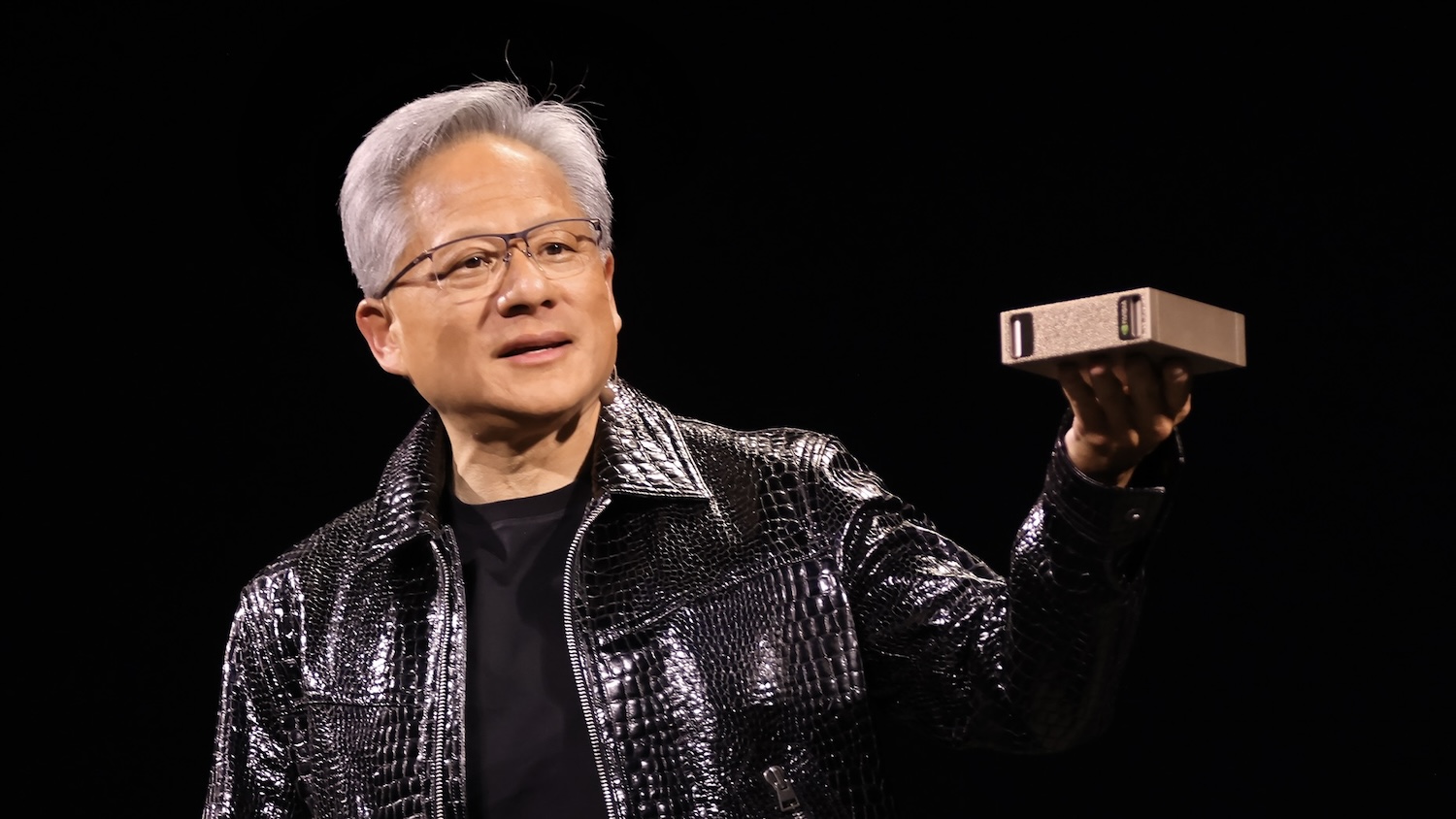 NVIDIAがCESで個人向け超小型スパコン発表、2000億パラメーターのAI