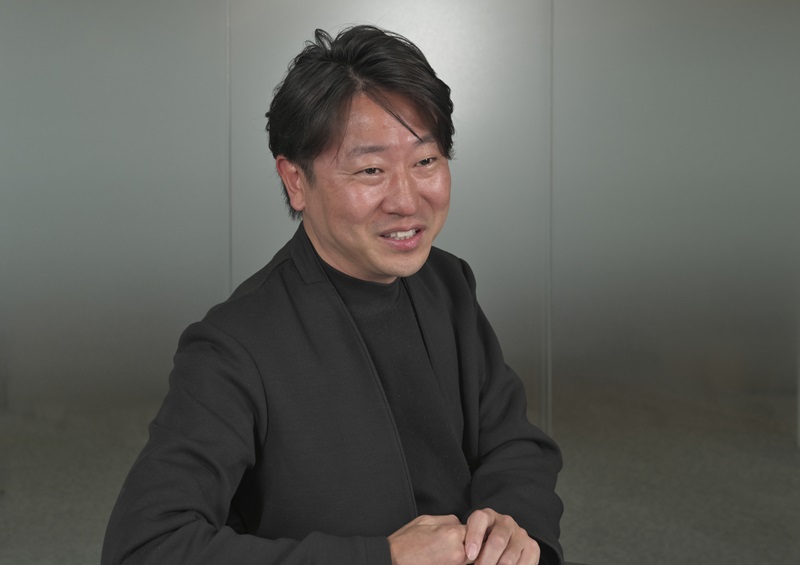 太陽工業の能村祐己社長。大阪・関西万博では20以上のパビリオンや施設に膜材を供給した。既に2030年にサウジアラビアで開催される「リヤド万博」に向けて商談を進めている（写真：生田 将人）
