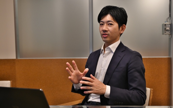 日産自動車やトヨタ自動車で電池開発に従事してきた長野氏。2023年に電池エンジニアリング会社のBeffを立ち上げた(出所:日経クロステック)