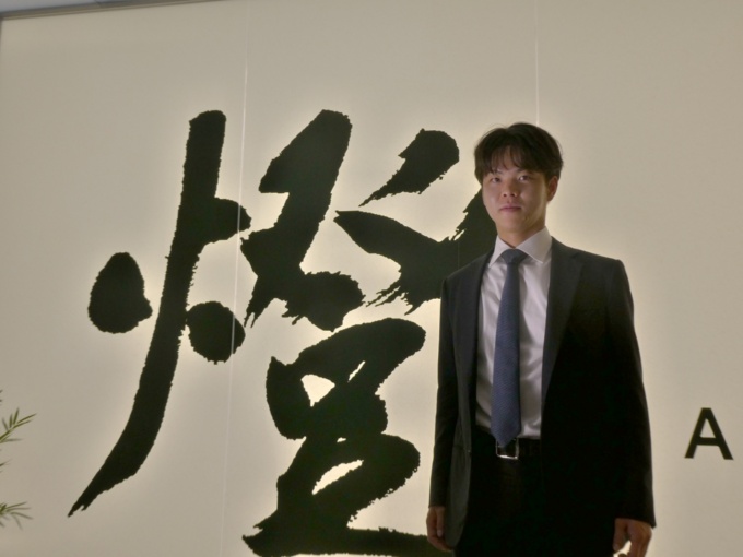 燈社長兼CEO(最高経営責任者)の野呂侑希氏。「高品質なメイド・イン・ジャパンを作りたい」と語る(写真:日経クロステック)