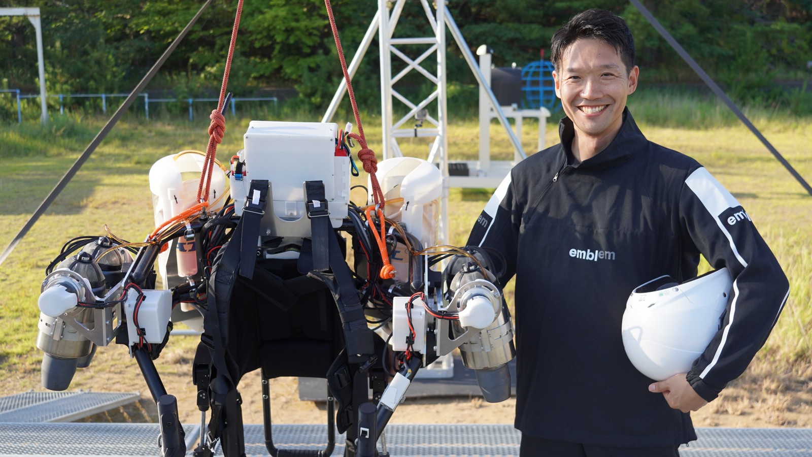 JAXA新興エンブレム、ウエアラブル飛行で災害救助　「西日本豪雨で思い」