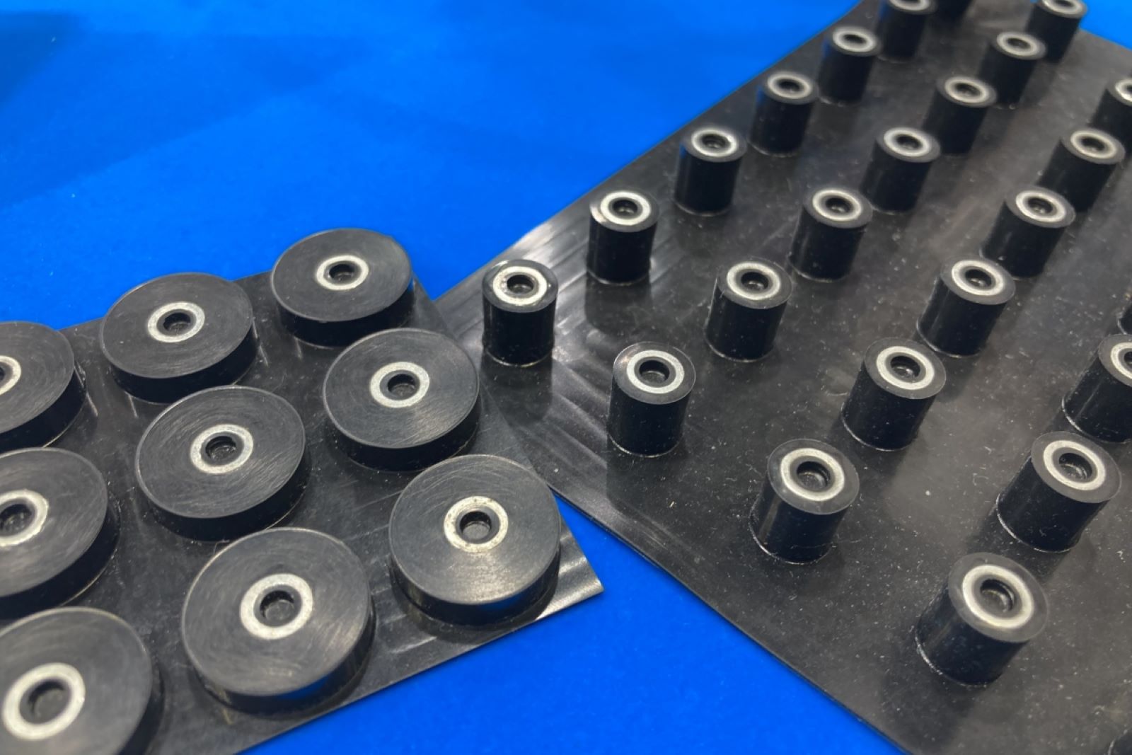 三菱ケミカルの遮音・制振シート、重さ8分の1 肝は突起の形状 | 日経