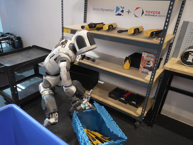 トヨタとBoston Dynamics、人型ロボットで大規模行動モデルを実証