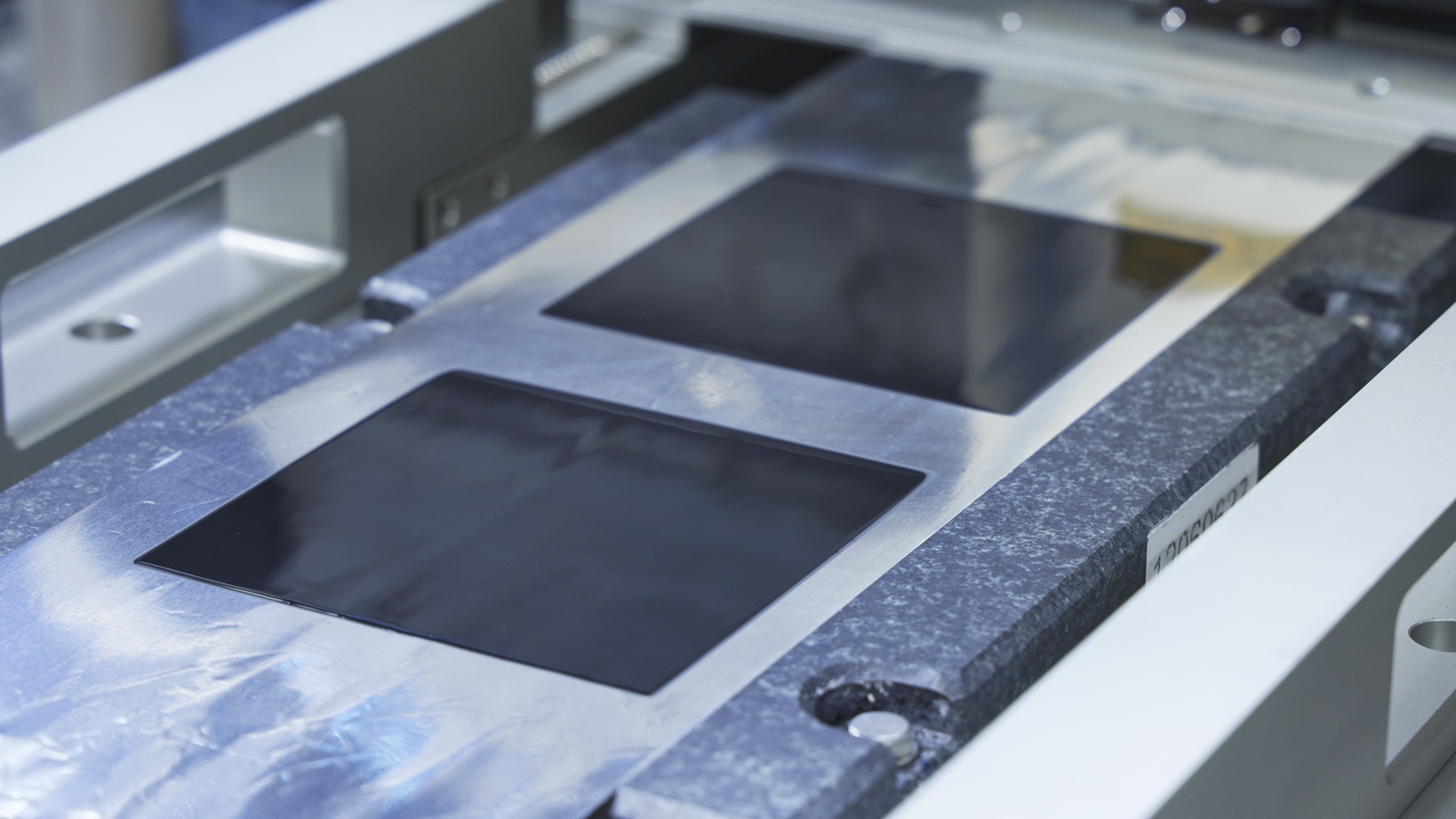 日産、全固体電池にドライ電極　28年度量産は「数百台以下」から