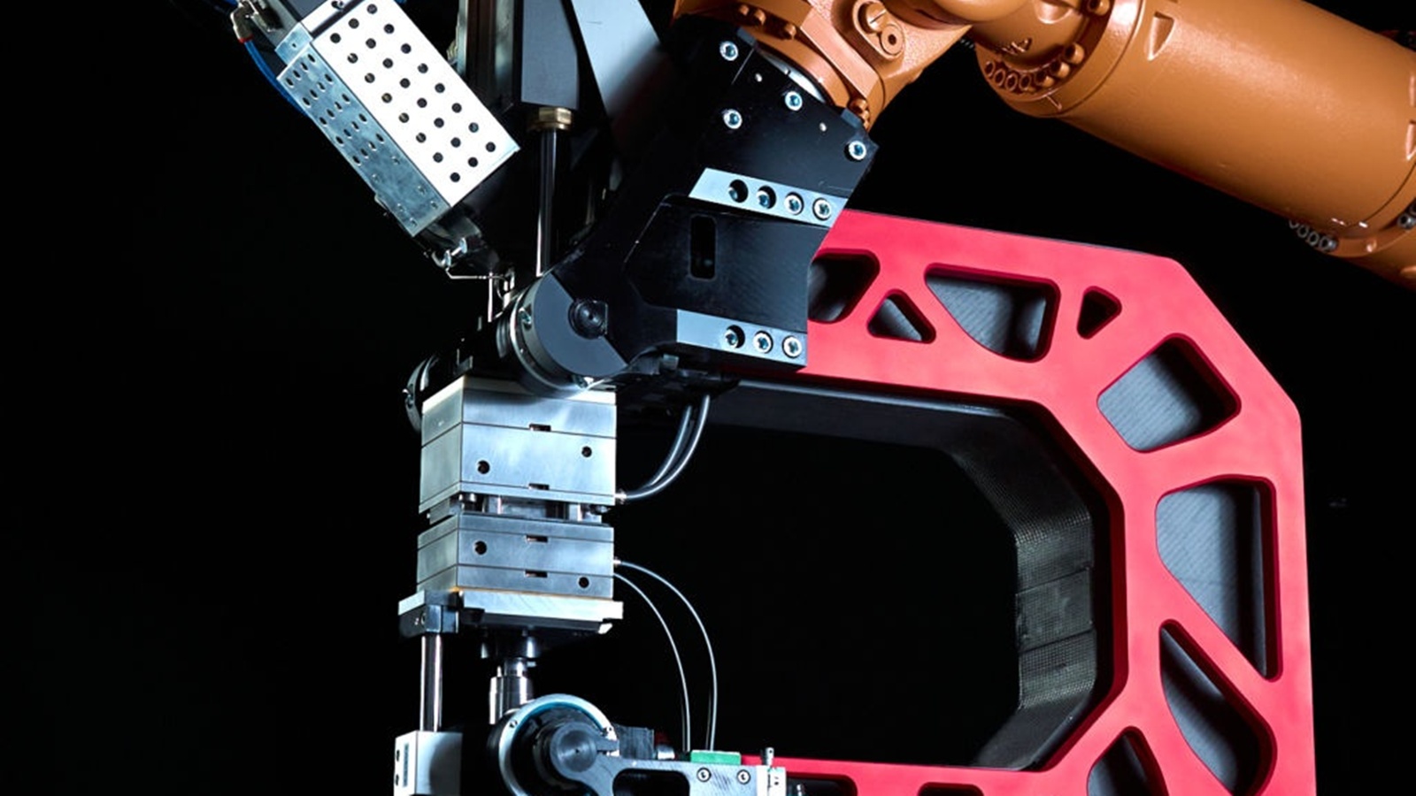 多材成形・AI・ロボットとの融合、世界的樹脂展の先端成形技術