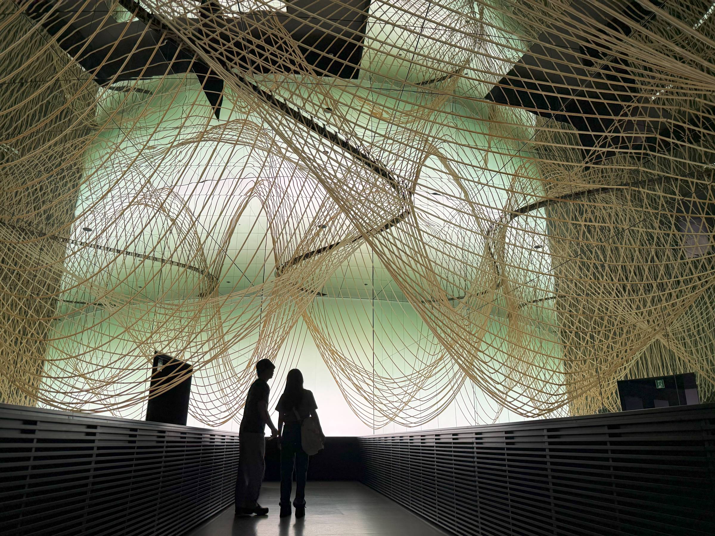 万博・日本館の主役は微細藻類ものづくり、発電所のCO2で大量培養も