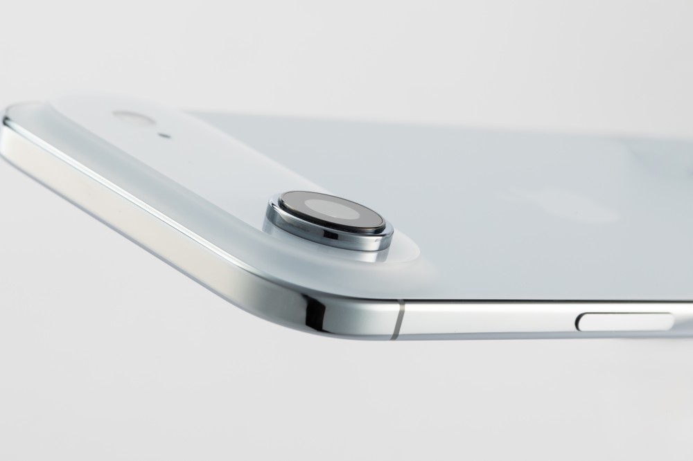 試して分かった「iPhone Air」の薄さと性能、純正アクセサリーも魅力