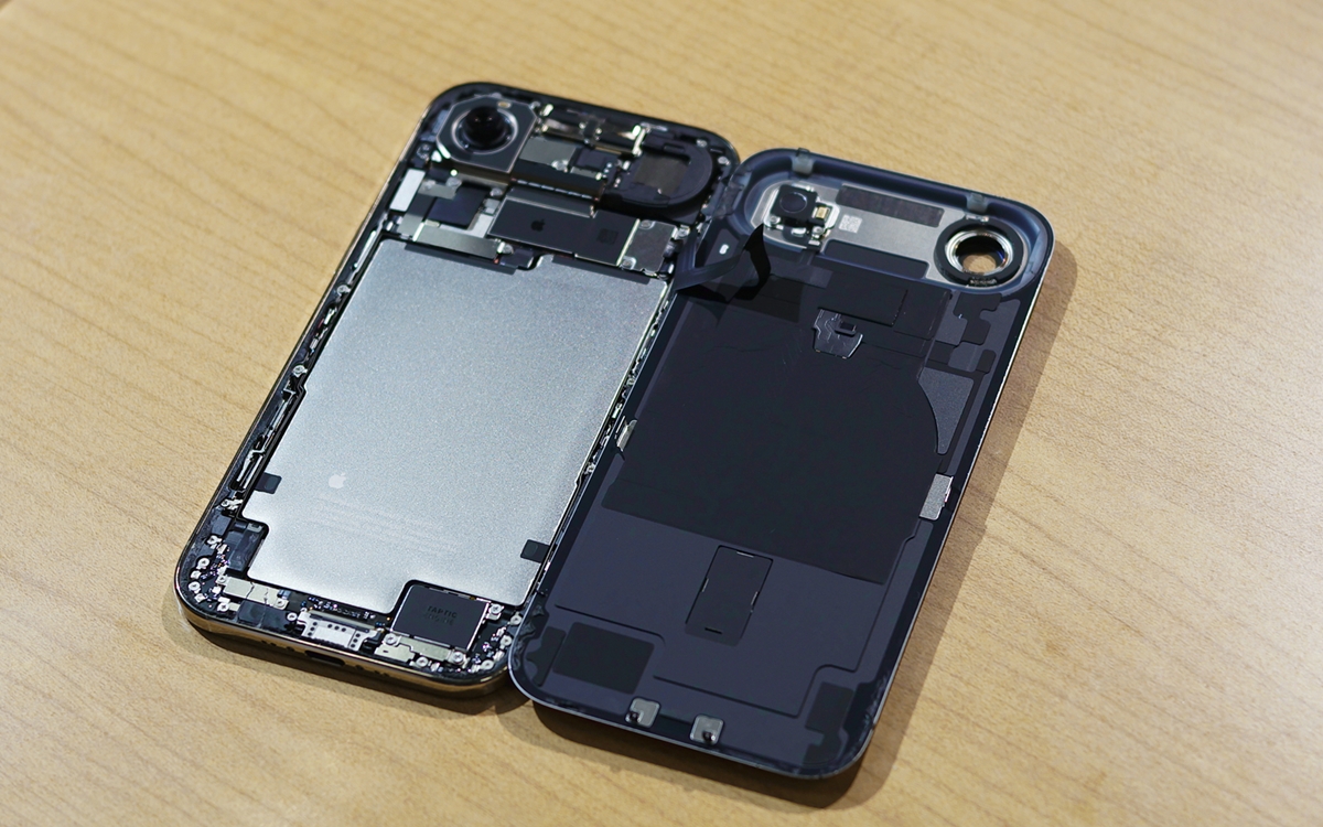 iPhone Airはアップルの直営販売店「Apple Store」の発売日には最も人気だったという（写真：日経クロステック）