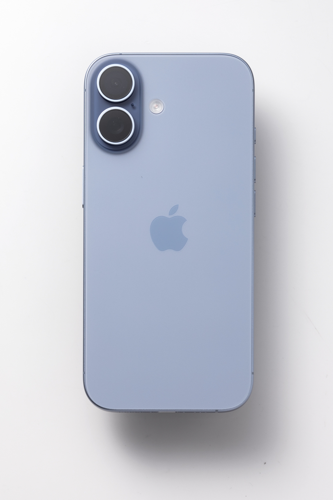 iPhone 17の中身、半導体・電池・フロントカメラに違い | 日経クロス