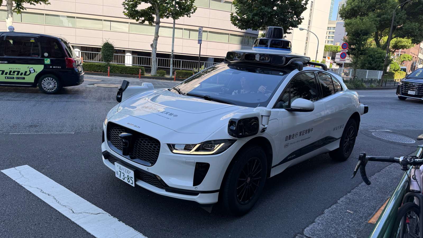 出遅れWaymo、E2E自動運転にGemini　140兆円市場でテスラと頂上決戦