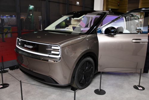 Sharp Vehicle シャープが2027年度にEV参入、鴻海の車両ベースに車内空間で付加価値 | 日経クロステック(xTECH)