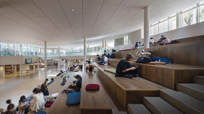 名古屋大学に出現したRC造の大屋根、職人技で曲面施工