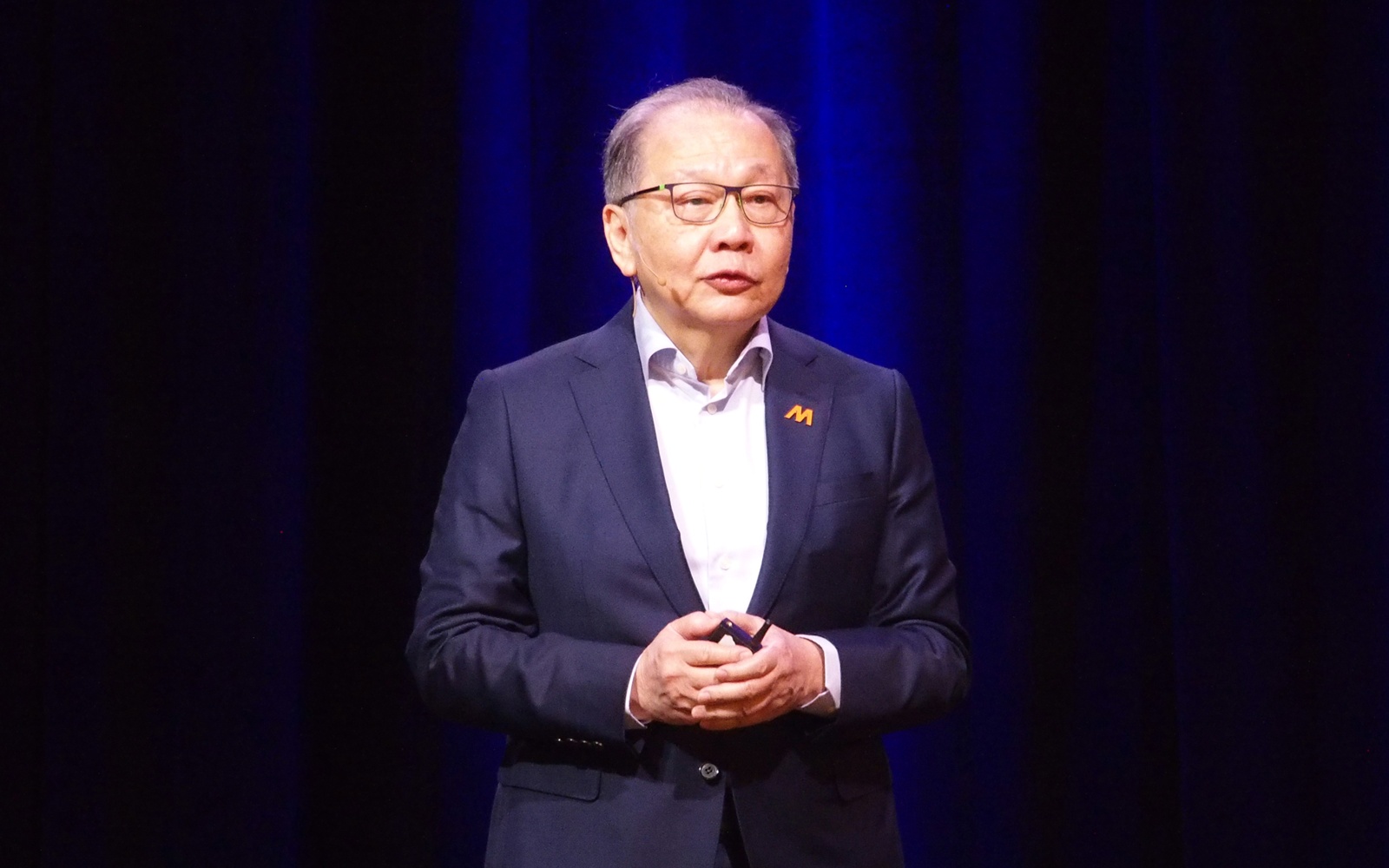 メディアテックのツァイ氏は、半導体の集積度のペースがAIの急速な進化に追い付いていないと指摘した（出所：日経クロステック）