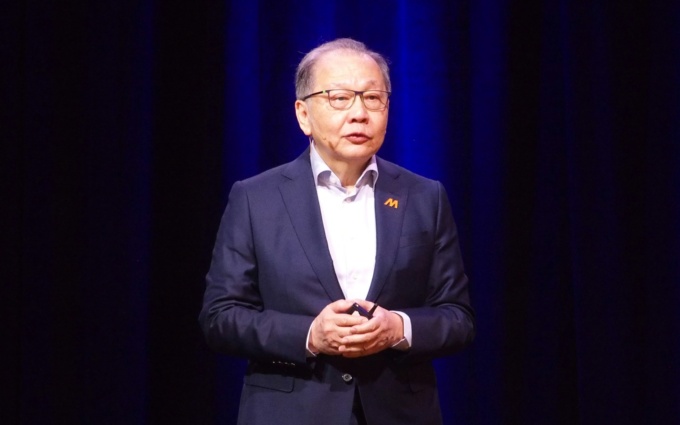 メディアテックのツァイ氏は、半導体の集積度のペースがAIの急速な進化に追い付いていないと指摘した(出所:日経クロステック)