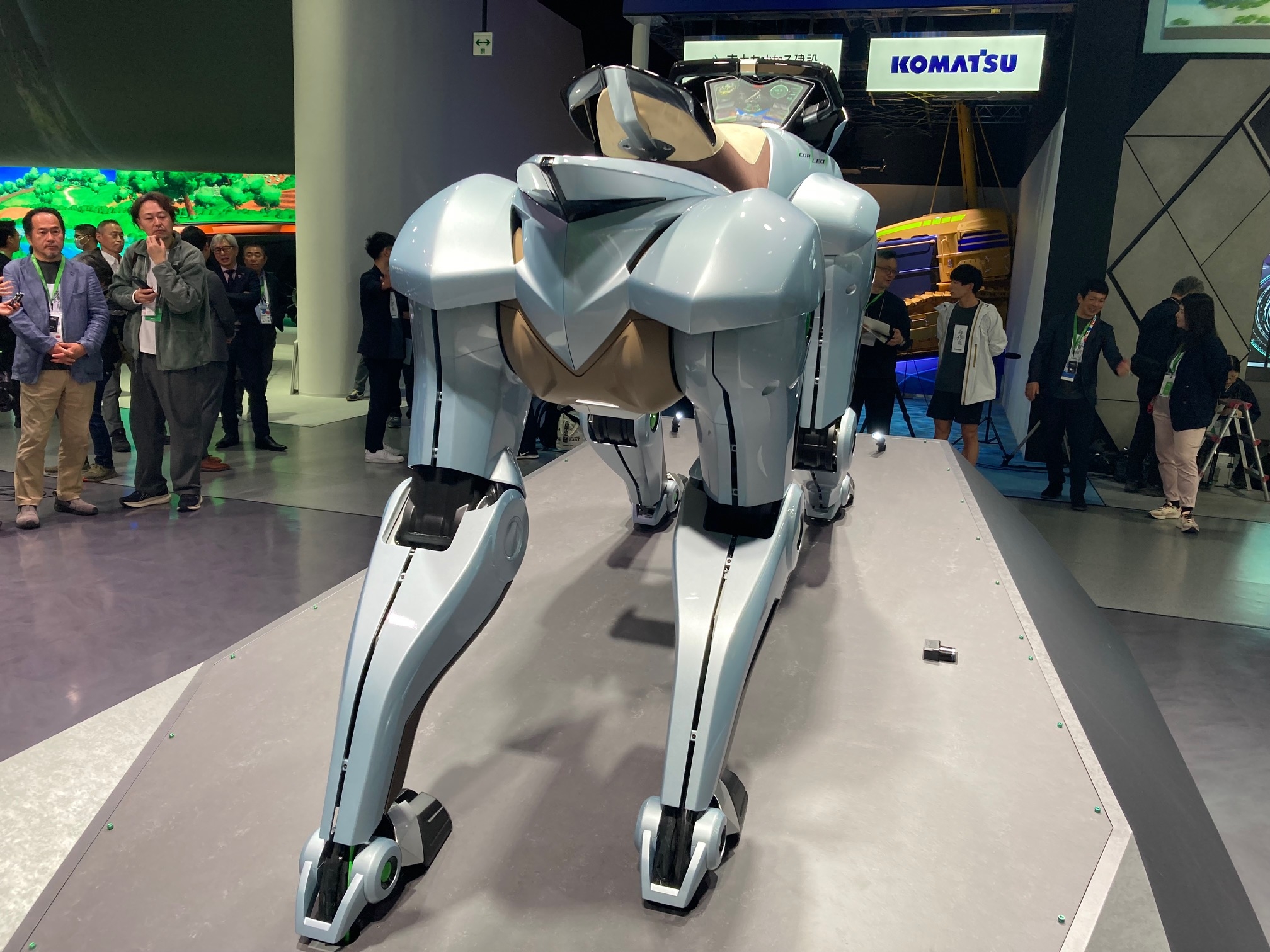 ロボット 速報】川崎重工業が開発中の四脚ロボット「RHP Bex」を国際ロボット展