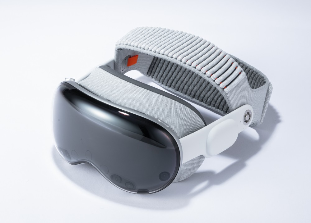 Vision Pro」を仕事で使う 仮想の大画面、32型ディスプレーのライバル