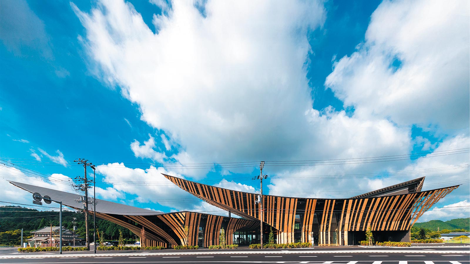 男性優位の建築界で闘い英国の栄えある賞に、長谷川逸子氏 | 日経