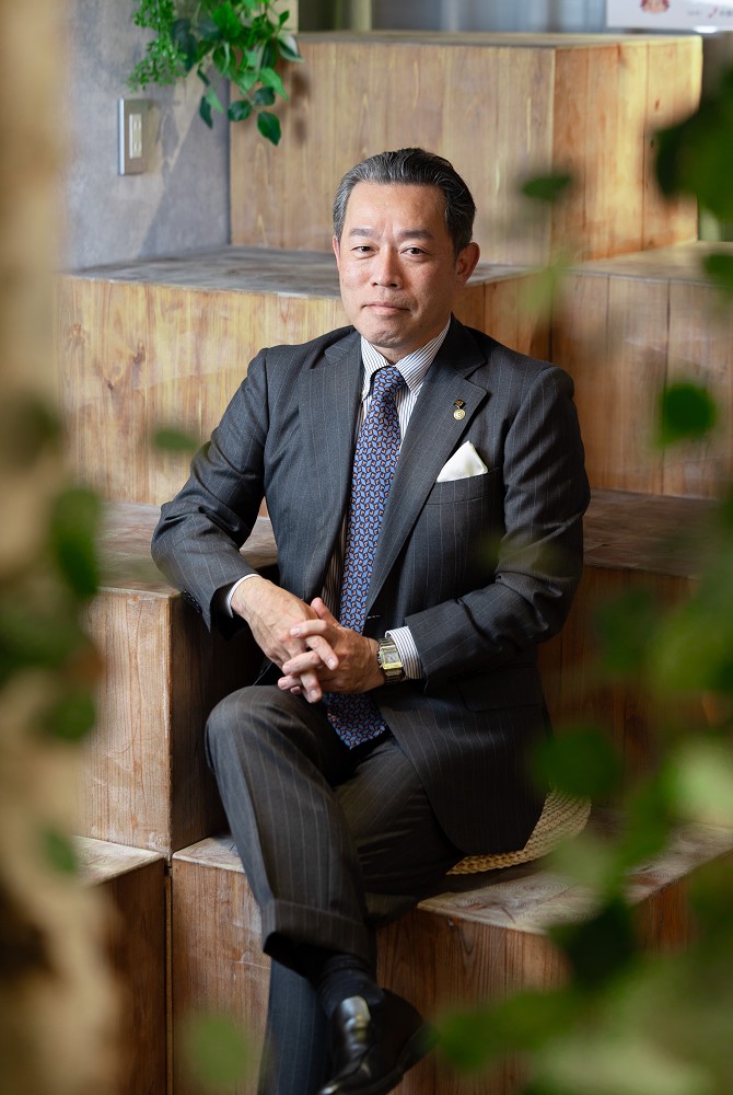 顧客を置き去りにしないDX」、アパグループ元谷CEOの覚悟と戦略 | 日経