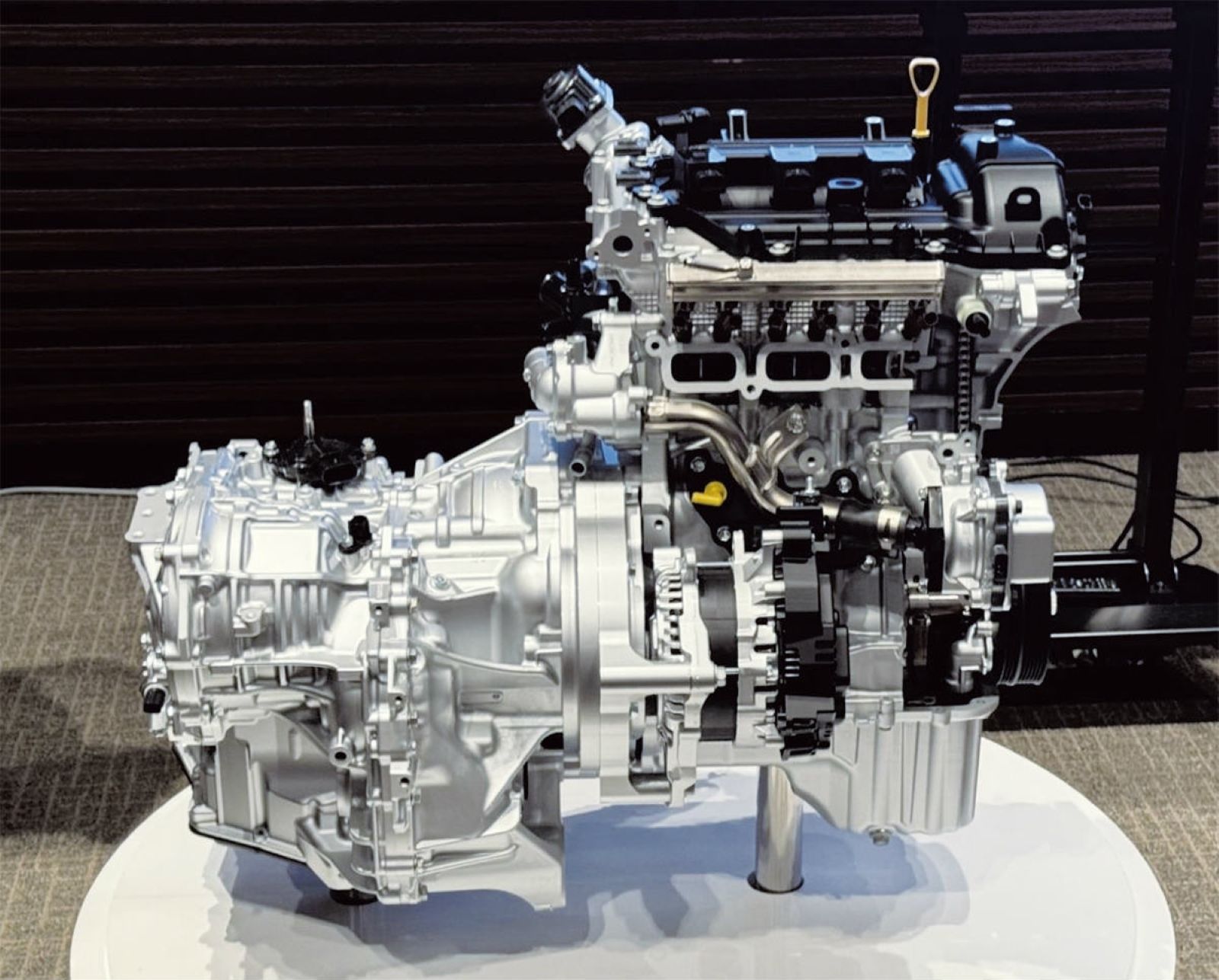 スズキ、HEVにシリーズパラレル方式検討 異例の全方位開発 | 日経クロステック（xTECH）