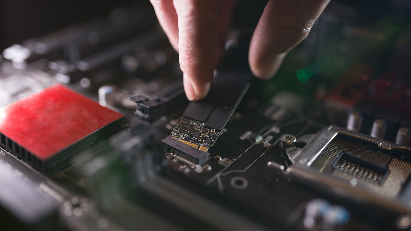 「SSDは最適化してはいけない」は誤解、やらなければ書き込みが遅くなる