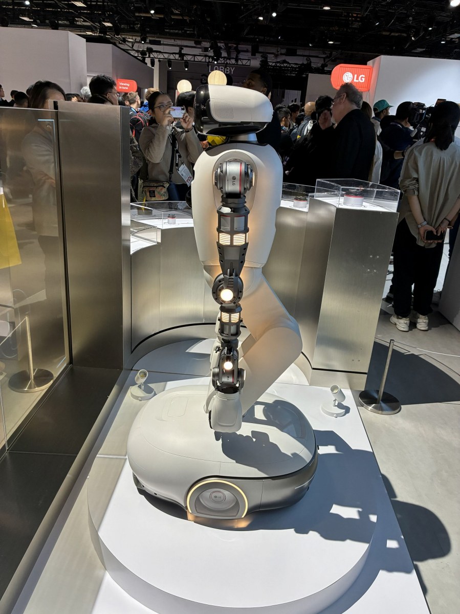 客寄せパンダから役立つ人型ロボへ、鍵握るアクチュエーターで開発競争