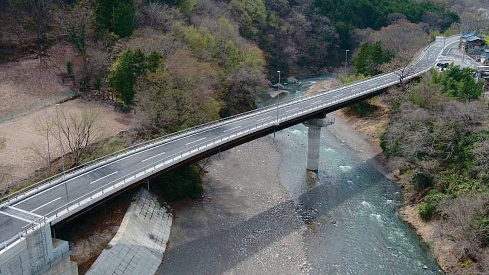 片持ち梁の解釈巡り検査院と相違、落橋防ぐ鉛直の突起は「コーベル」