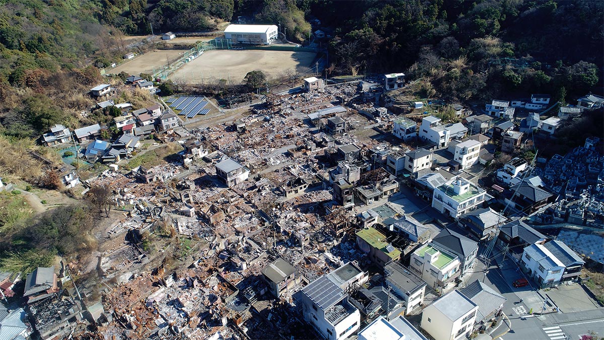 〔写真1〕市街地の鎮火に10日を要した