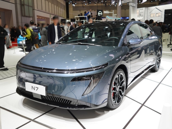 日産が中国向けに投入したN7。中国系部品メーカーを多く採用した(写真:日経Automotive)