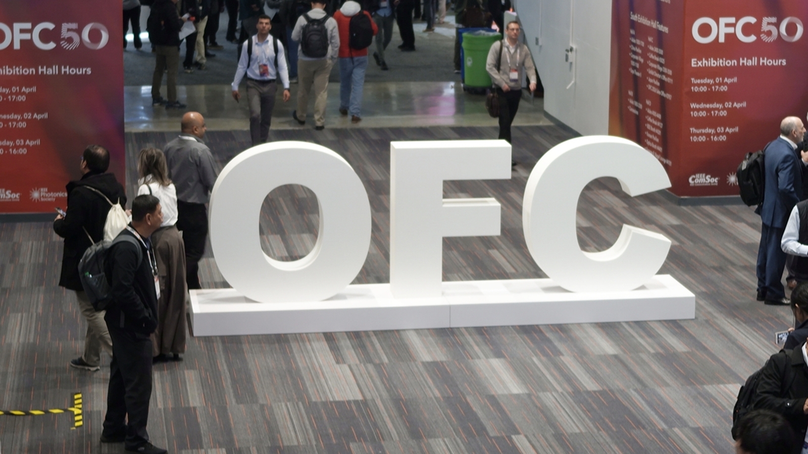 OpenAIやサムスン、光電融合を語る　展示会「OFC」開幕
