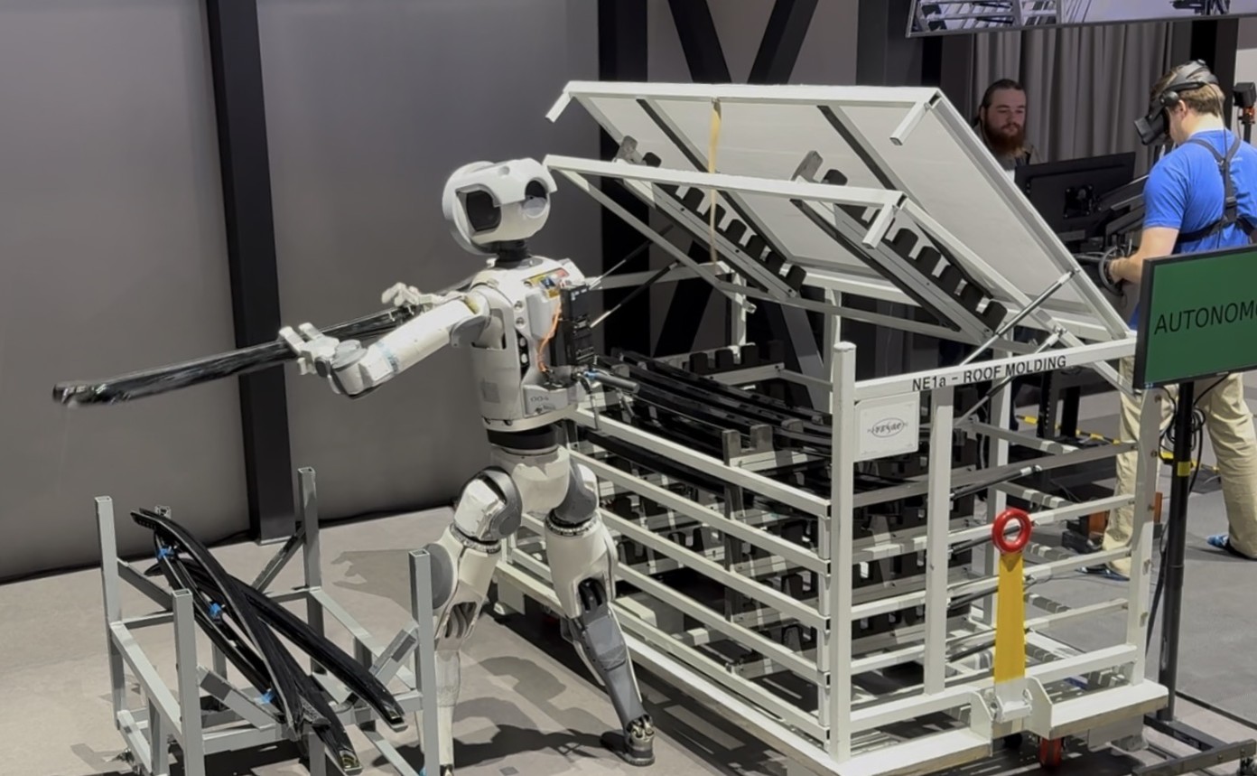 ボストン・ダイナミクスの人型ロボット「Atlas」は、人間のように自動車工場で働けることを実演した（写真：日経クロステック）