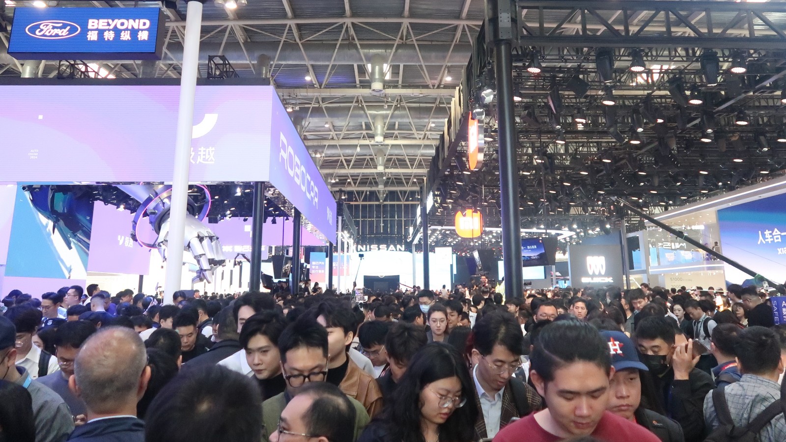 「北京国際モーターショー2026（第19回北京国際自動車展示会）」では各社が自動車の最新技術を競う（出所：日経Automotive）