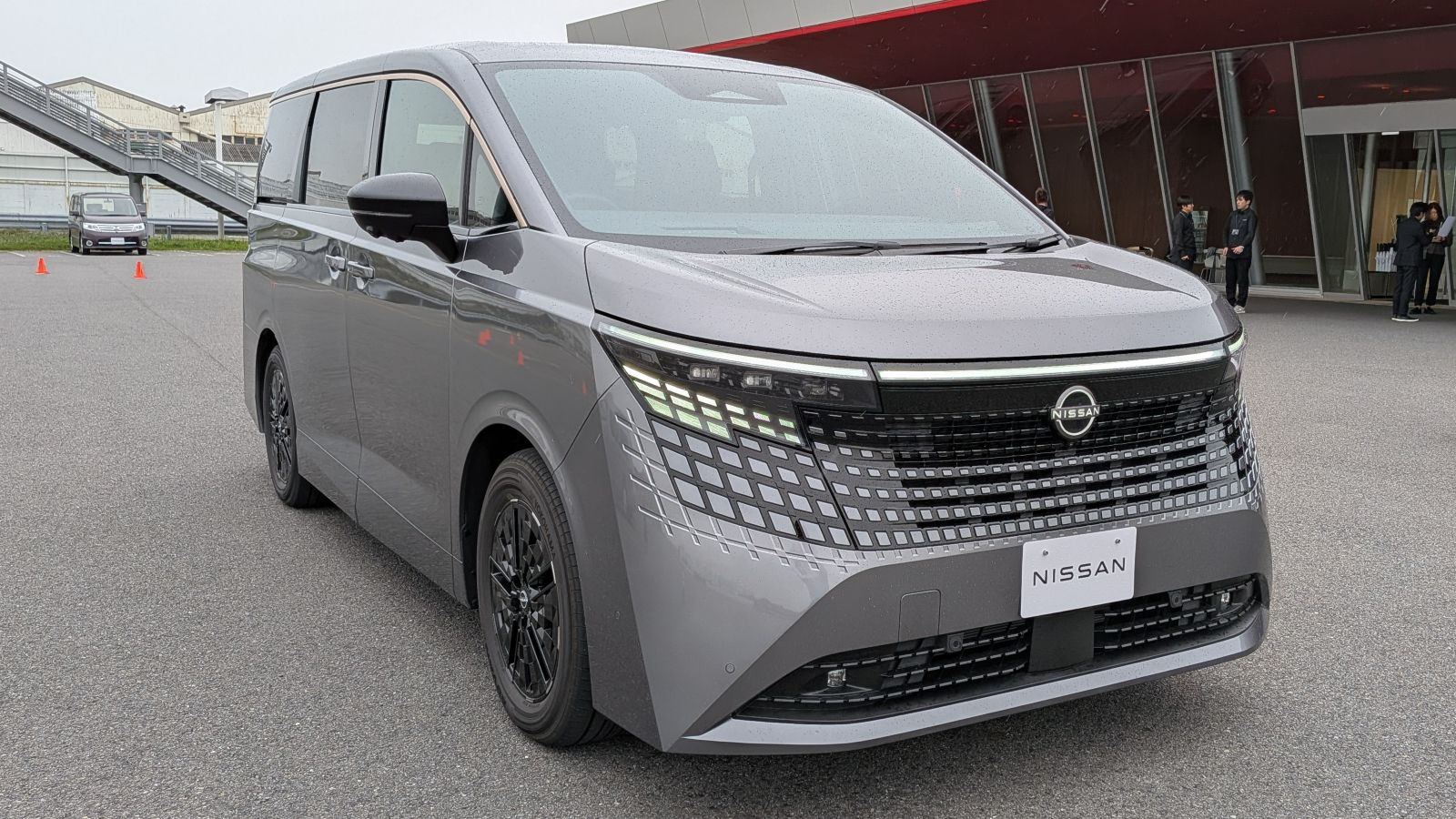 新型「エルグランド」（出所：日経Automotive）